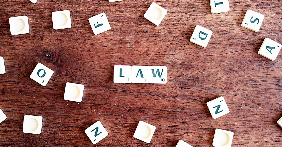 What is the difference between legal counsel and legal advisor?